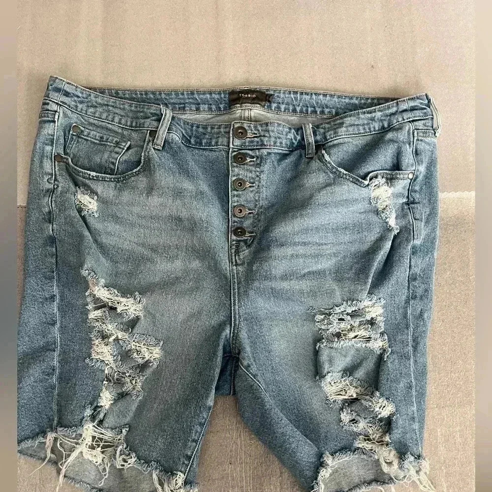 [20]Torrid  Button fly distressed Bermuda Jean Shorts